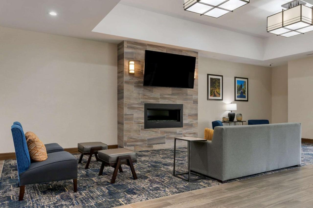 Comfort Suites Падака Экстерьер фото