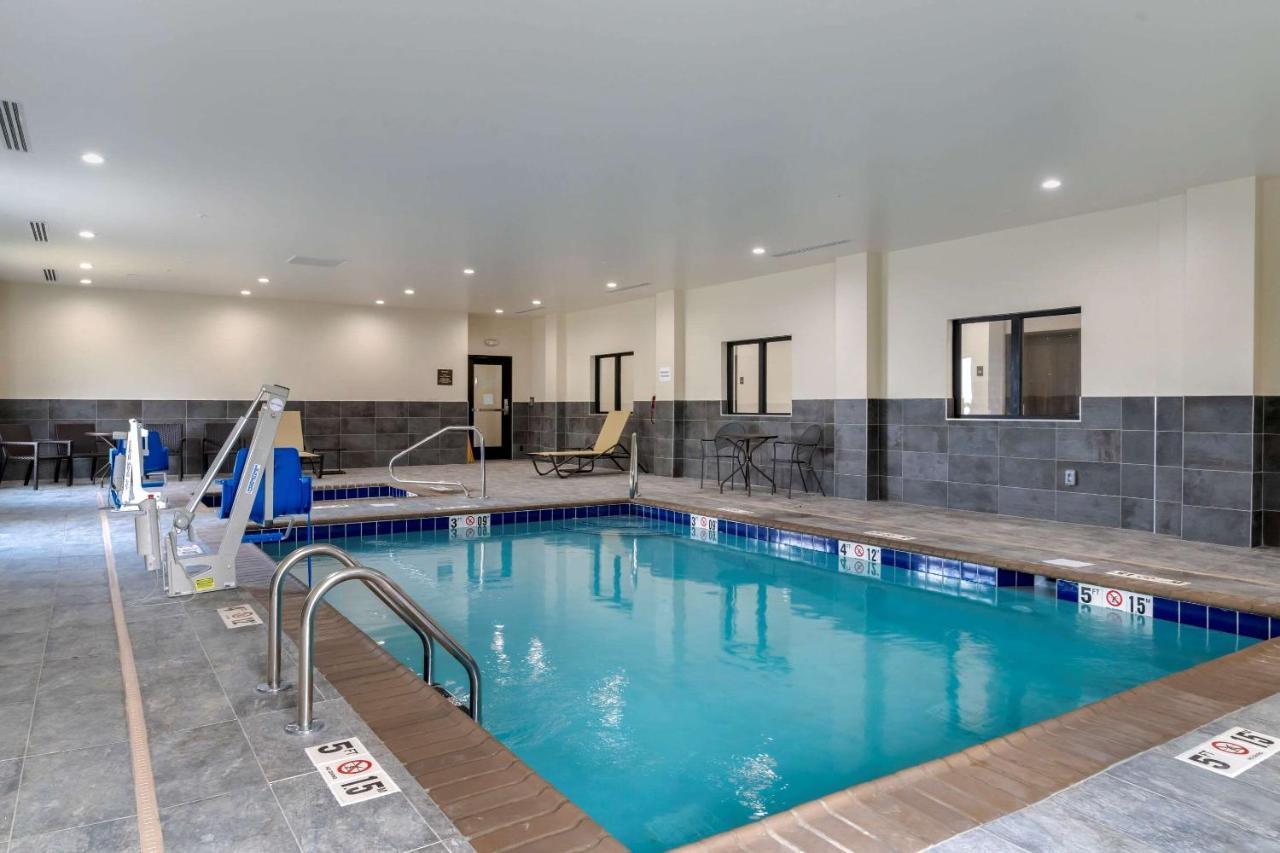 Comfort Suites Падака Экстерьер фото